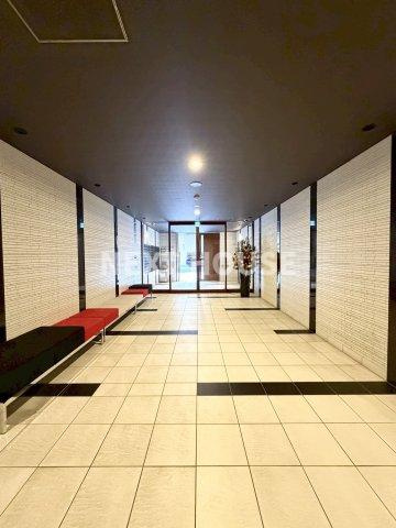 プライムアーバン御堂筋本町のロビー