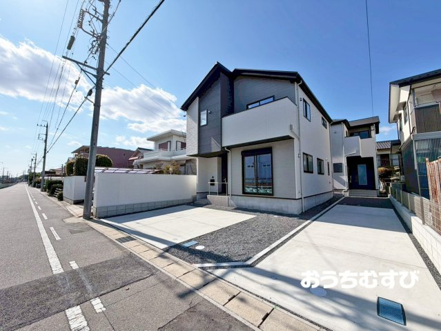 春日井市弥生町2期(全2棟）の前面道路含む現地写真