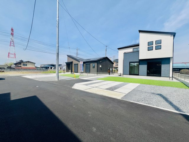 太田市新田上江田町の前面道路含む現地写真|車の通りも少なく駐車も楽々♪