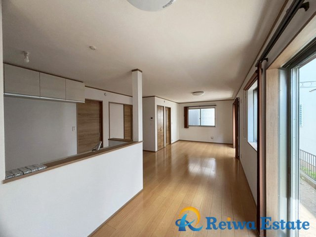 中古戸建　茅ヶ崎市菱沼2丁目の前面道路含む現地写真