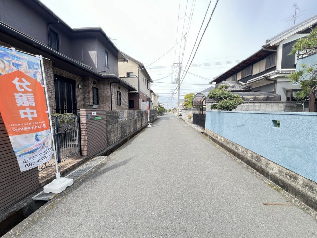磯城郡田原本町新木の前面道路含む現地写真