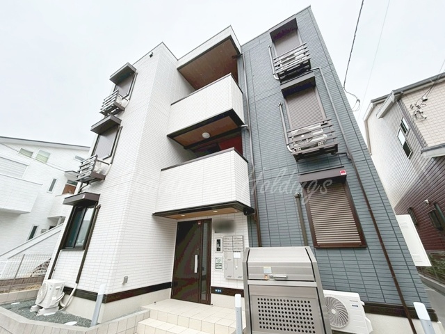 茅ヶ崎市赤松町のアパートの外観