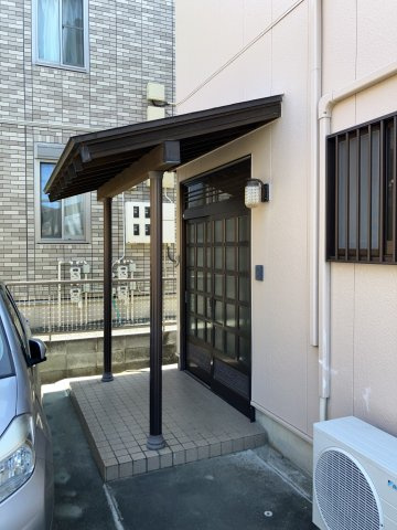 浜松市中央区丸塚町　中古戸建の玄関