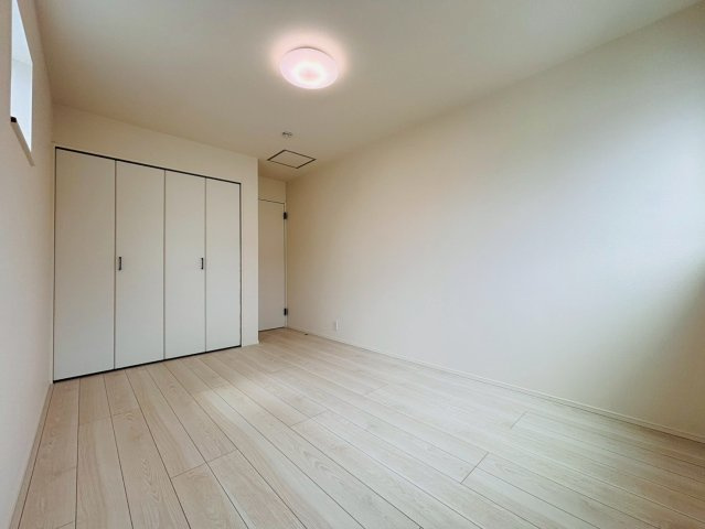 あきる野市下代継　新築駅徒歩7分！|使い勝手の良い洋室6.7帖☆家具配置もしやすい広さで、シンプルながら心地よく過ごせる空間です♪