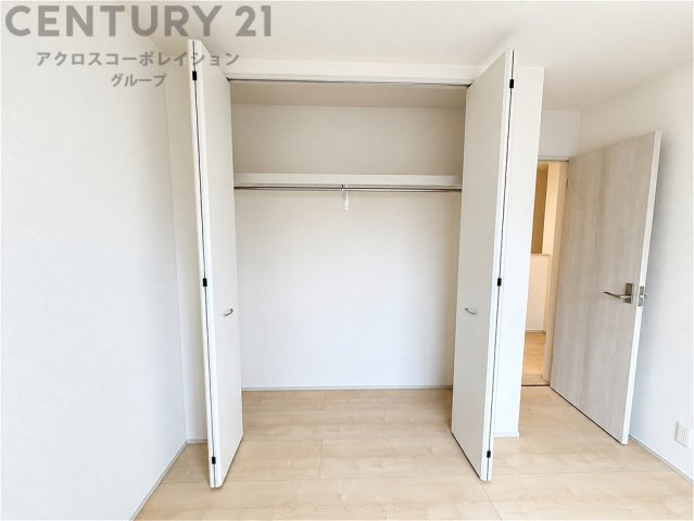 衣類やアクセサリー、小物類の収納が便利で整理整頓がしやすく、部屋の美観を保ちつつ、スペースを最大限に活用できます。衣服のしわやダメージを防ぎ、長持ちさせることができます。