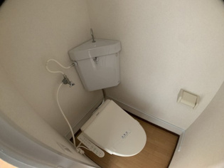 シャワー付きトイレで清潔、オススメです♪