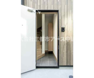 【ロビー】 | ＷｏｏｄＣｒｅｓｔ大井Ｒｅｓｉｄｅｎｃｅ　は三都市アース中延店へお任せください！　ご内覧可能なお部屋は物件現地お待ち合わせご案内可能です！