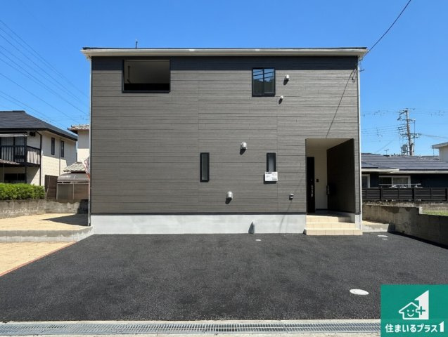 和歌山市紀三井寺　第5期　新築一戸建てのトイレ|シンプルなトイレは落ち着く空間！お手入れも簡単です！