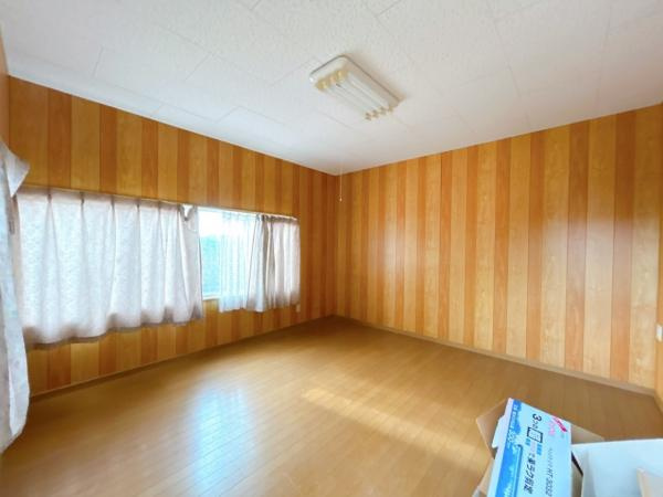 三戸郡五戸町字古舘向の洋室