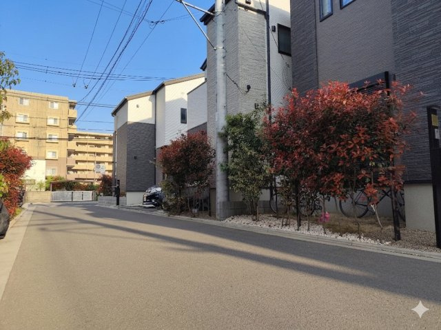 所沢市美原町中古戸建の前面道路含む現地写真|前面道路