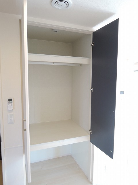 Ｇｒｅｅｎ　Ｆｏｒｅｓｔの居間・リビング|★ペット専用スペース（収納下）★