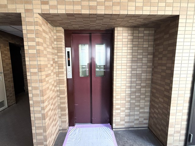 マンションアクロス代々木のその他共用部分|マンションアクロス代々木：エレベーターがありお部屋までの移動も楽々！
