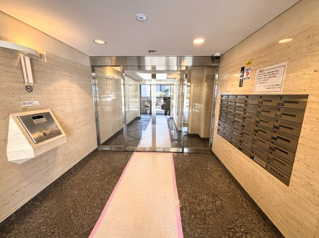 マンションアクロス代々木のエントランス|マンションアクロス代々木：オートロック付きマンションです！