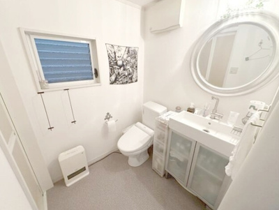 【独立洗面台】 | 東灘区深江南町１丁目　中古戸建 | リフォームでトイレを洗濯機置き場にすることも可能です。