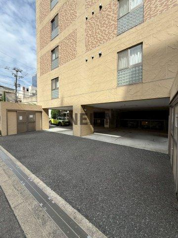 エステムプラザ梅田WESTの駐車場