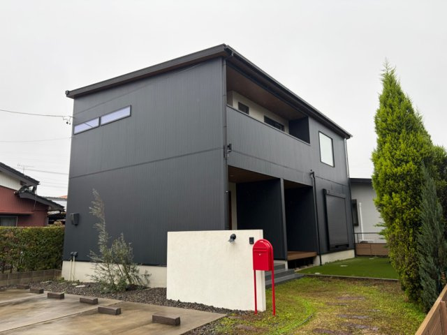 　☆　吹抜けのある３ＳＬＤＫのオール電化住宅　☆