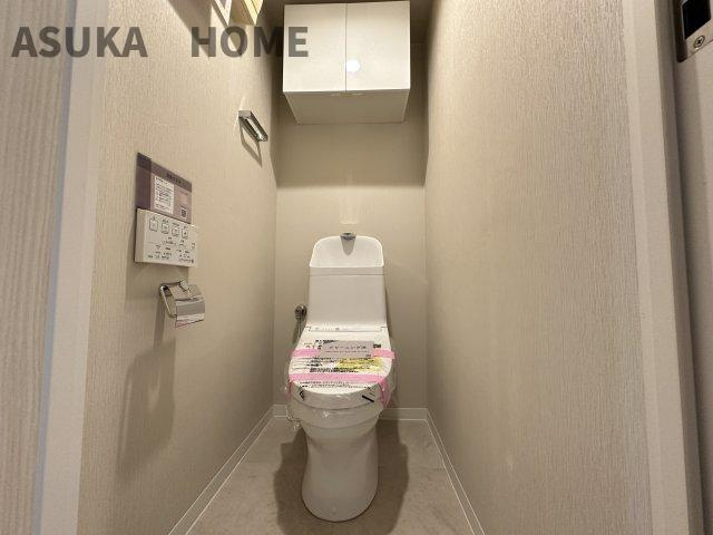 ビクトリアヒルズ横濱サウスバラード棟のトイレ|新規交換済♪ウォシュレット内蔵の最新トイレ設備です♪