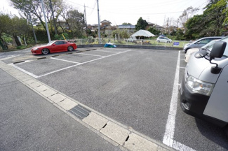 【駐車場】
