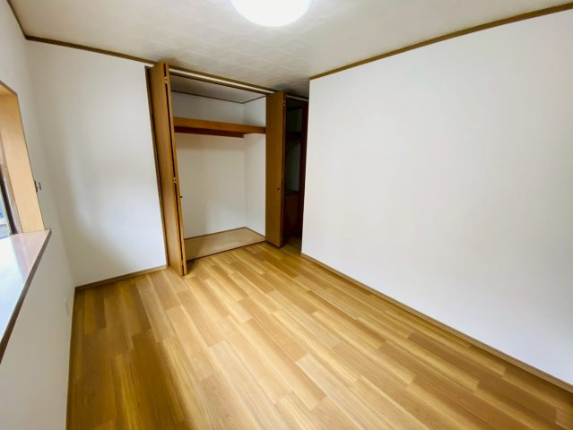 八街ほ　中古戸建の洋室