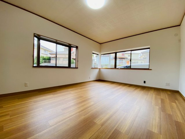八街ほ　中古戸建の洋室