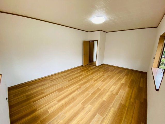 八街ほ　中古戸建の洋室