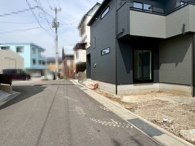 【並列P2台可】高知市塩屋崎町3期1棟　新築の前面道路含む現地写真|※2026/4/12撮影