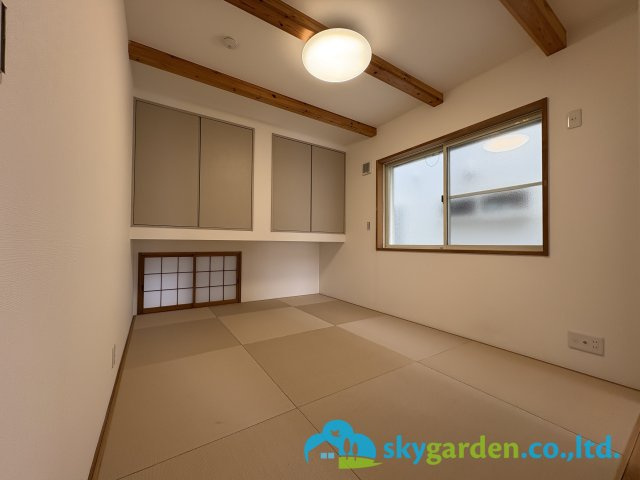 藤沢市片瀬二丁目　中古戸建　の和室|小上がり風の和室