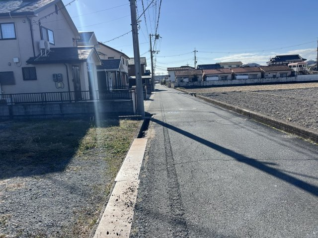 揖保郡太子町常全　売地の前面道路含む現地写真