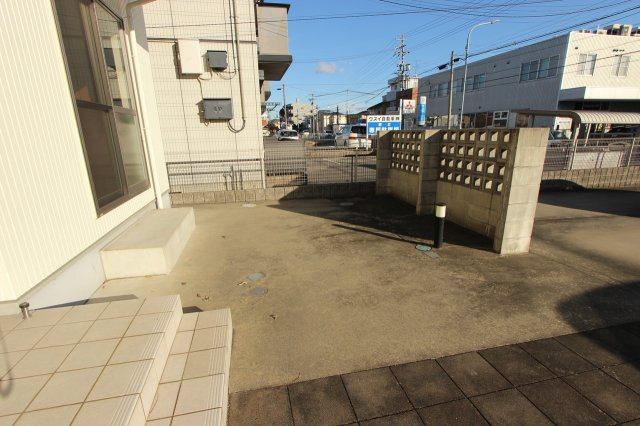 アスティオンの庭|専用庭兼駐輪場