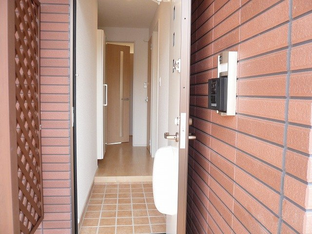 ヴィラ　デイジー　Ｂの玄関