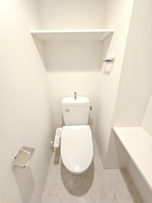 ディアレイシャス尾頭橋のトイレ|コンパクトで使いやすいトイレです