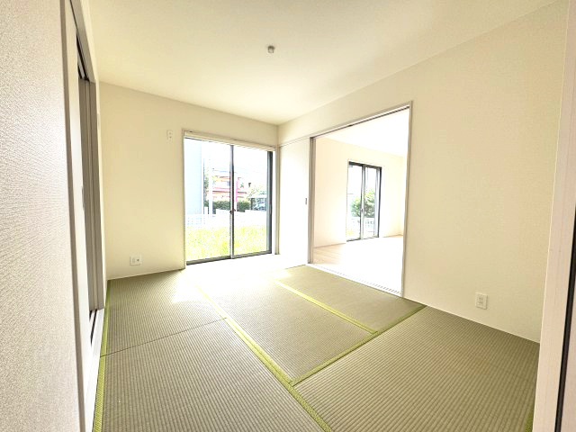 リーブルガーデンS高崎箕郷町上芝第3　1号棟の和室|１階６畳和室です。くつろぎスペースにいかがでしょうか。