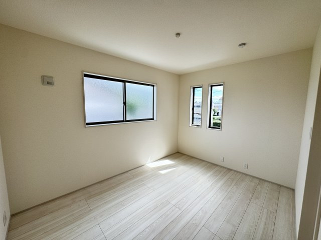 リーブルガーデンS高崎箕郷町上芝第3　1号棟の洋室|２階洋室３です