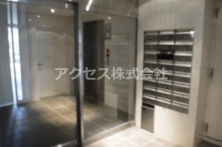 【エントランス】 | オートロック付きのエントランス♪