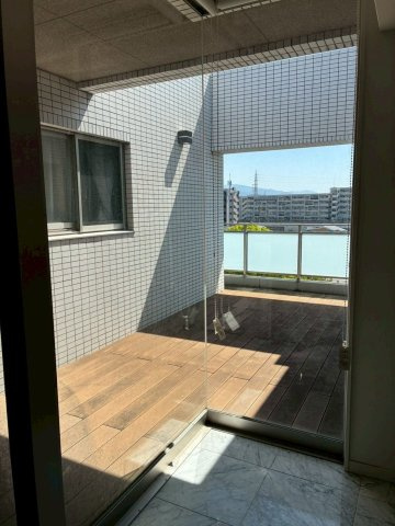 レジス千早　千早西小学校区のエントランス|レジス千早