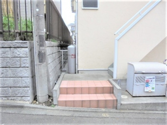 【エントランス】