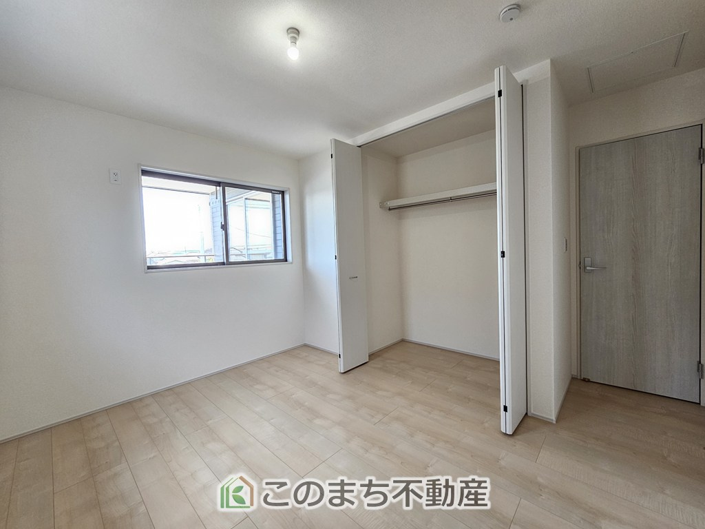 LiveleGarden.S第1栃木都賀町平川の設備|洋室はお手入れのしやすいフローリング仕様です。普段はフロアモップなどを使って、簡単にお掃除していただけます◎