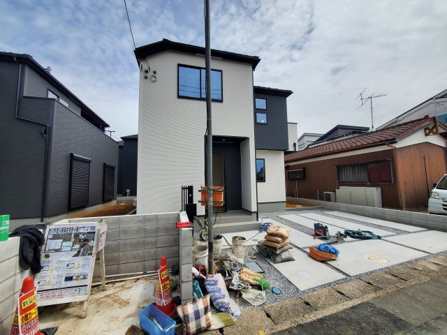 吉川市　高久1丁目　新築戸建　全4棟の前面道路含む現地写真|前面道路含む現地写真です