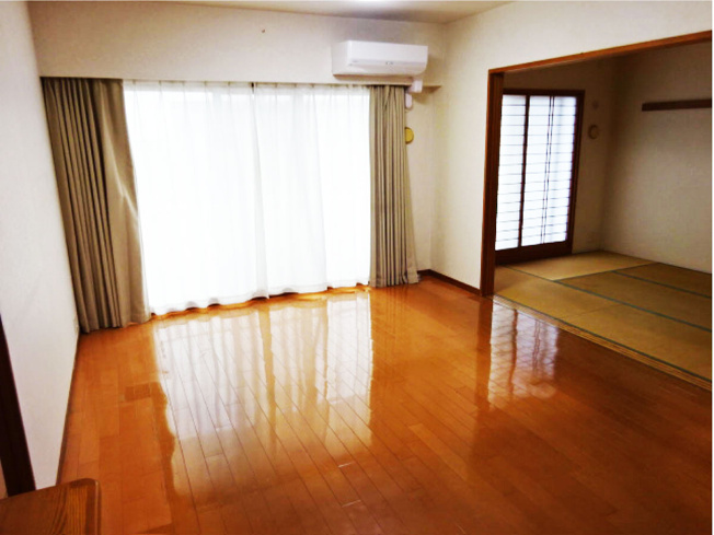 【居間・リビング】 | グランドール御幸町 中古マンション EM06142 | グランドール御幸町　リビングダイニング・和室6帖