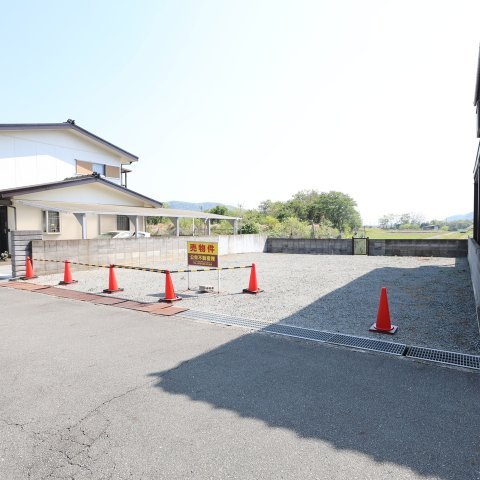 たつの市神岡町西鳥井　売土地の前面道路含む現地写真