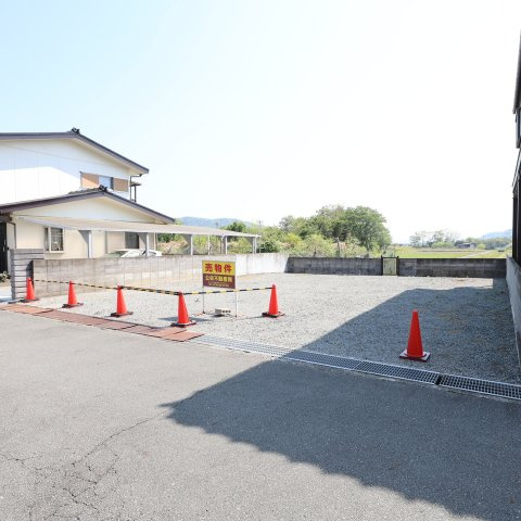 たつの市神岡町西鳥井　売土地の前面道路含む現地写真