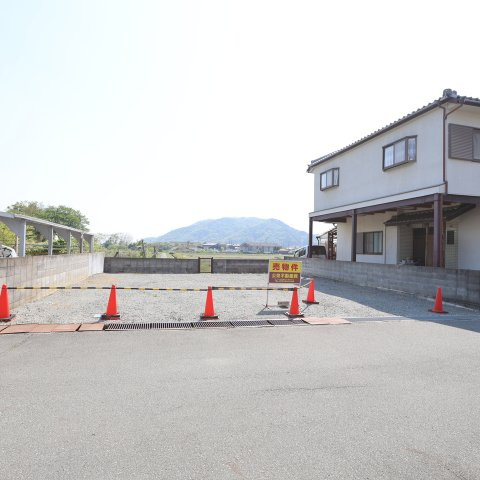たつの市神岡町西鳥井　売土地の前面道路含む現地写真