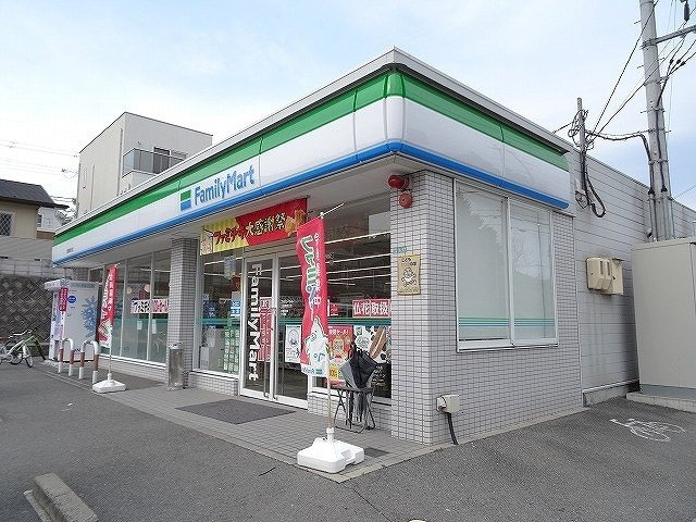 メルツ　ガルテンの周辺|ファミリーマート三郷勢野北店様まで1300m
