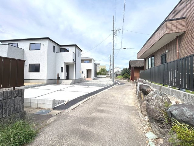 リーブルガーデン　江南市鹿子島町第四　全3区画分譲の前面道路含む現地写真|■前面道路　■ヤマダ不動産　株式会社リライフ　
■夢のマイホーム購入をフルサポートします！