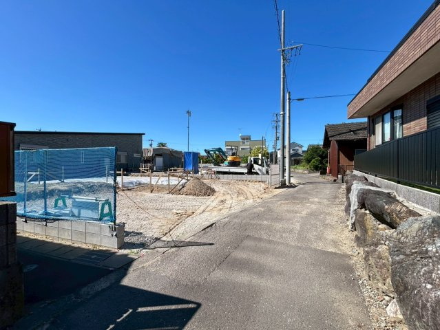 リーブルガーデン　江南市鹿子島町第四　全3区画分譲の前面道路含む現地写真|「現地（2026年5月5日）撮影」　
■前面道路　
■ヤマダ不動産　株式会社リライフ
