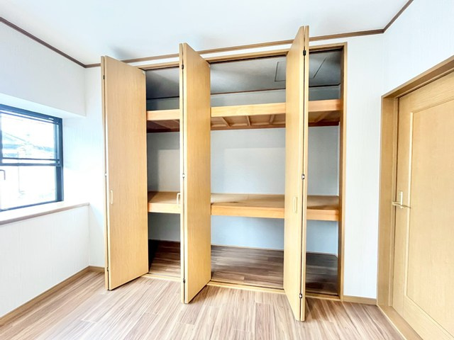 【収納】 | 吹田市岸部北３丁目中古戸建 | エイブル売買事業部では、箕面市・豊中市・吹田市・池田市・茨木市・高槻市の北摂エリア全域で、物件のご紹介を致しております。北摂エリアにて購入物件をお探しの際は、当社までお問合せ下さいませ。