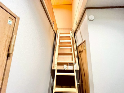 【収納】 | 吹田市岸部北３丁目中古戸建 | 物件を比較検討したいお客様には、「物件比較見学プラン」をご用意しております。こちらの物件だけでなく、お客様の希望に沿った物件を、いくつかまとめてご案内させて頂きます。