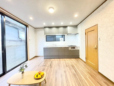 【ダイニング】 | 吹田市岸部北３丁目中古戸建 | 弊社のファイナンシャルプランナーより、将来に向けた資金計画・住宅ローンの無料相談が皆様に大変ご好評頂いております！物件ご購入の前に、まずはお気軽にご相談くださいませ。