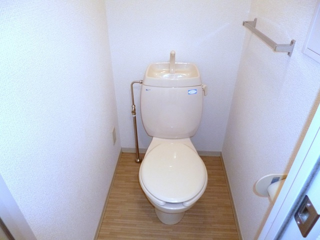 ガーデンハイツのトイレ|バス・トイレ別です。