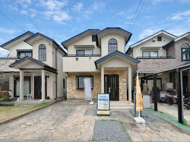 御陵峰ケ堂町2丁目の外観|『令和8年2月リフォーム済！』
キッチン、浴室、洗面、トイレなどの水回り新調など、新生活を気持ちよくスタートできそうですね！（R8.4撮影）